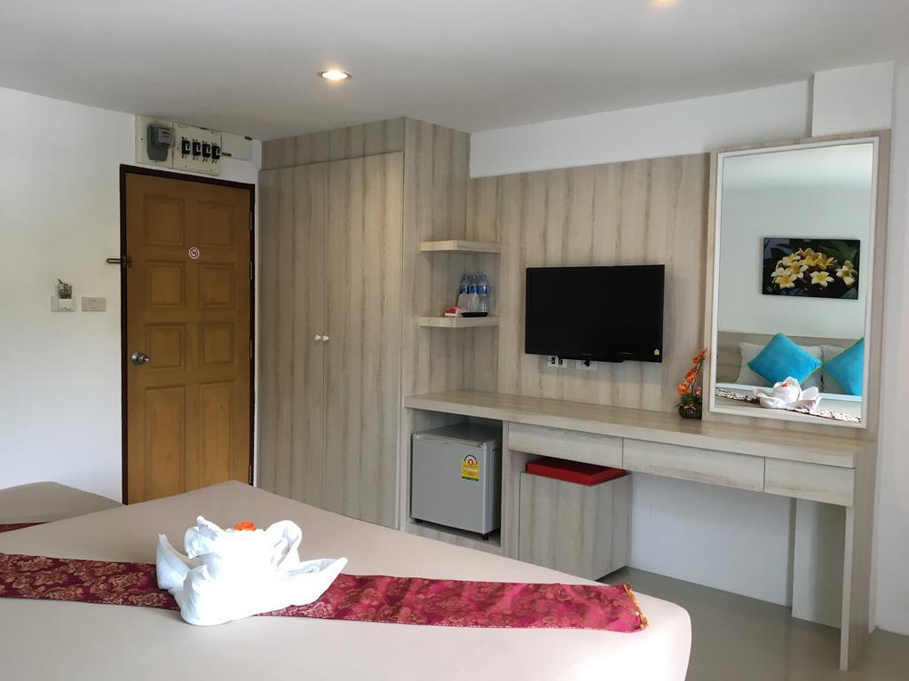Phuket Phuthara Hostel מראה חיצוני תמונה