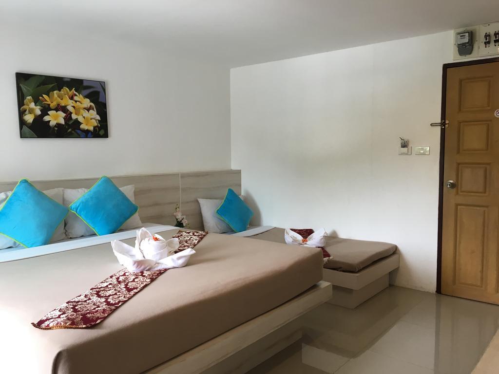 Phuket Phuthara Hostel מראה חיצוני תמונה