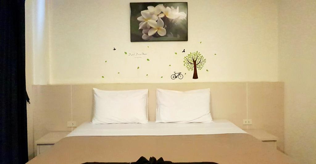 Phuket Phuthara Hostel מראה חיצוני תמונה