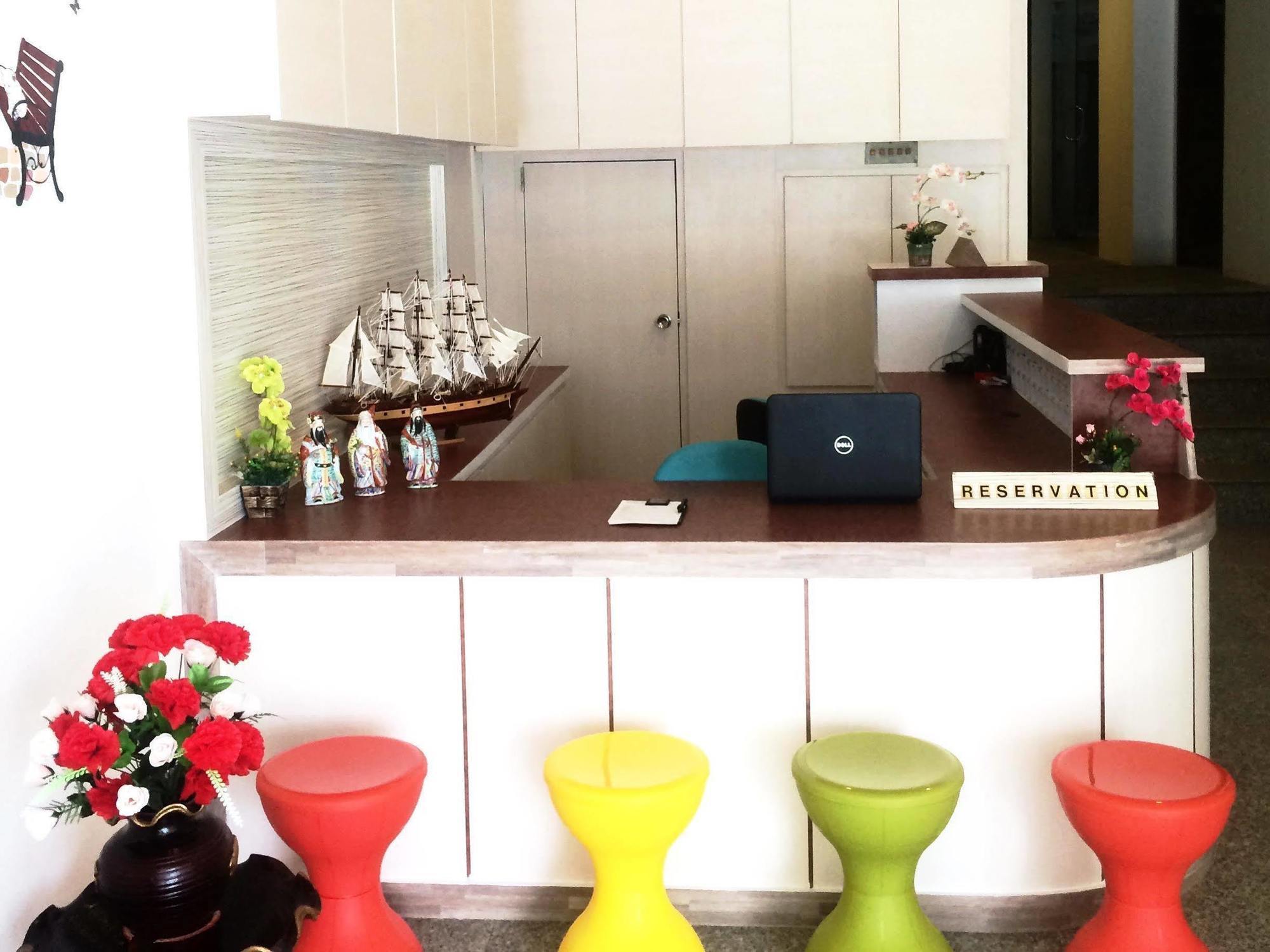 Phuket Phuthara Hostel מראה חיצוני תמונה
