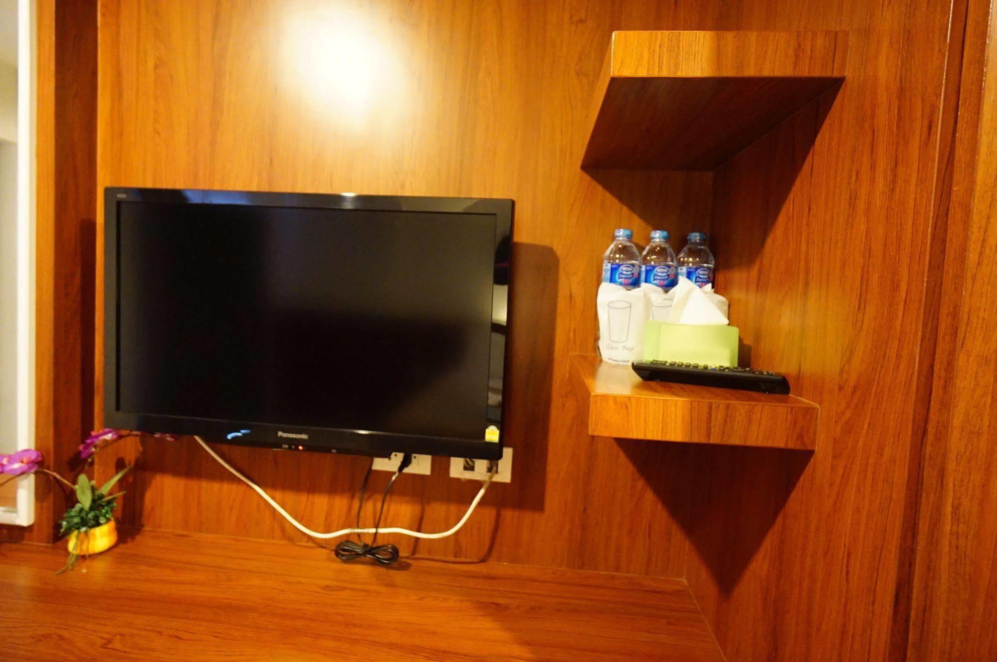 Phuket Phuthara Hostel מראה חיצוני תמונה