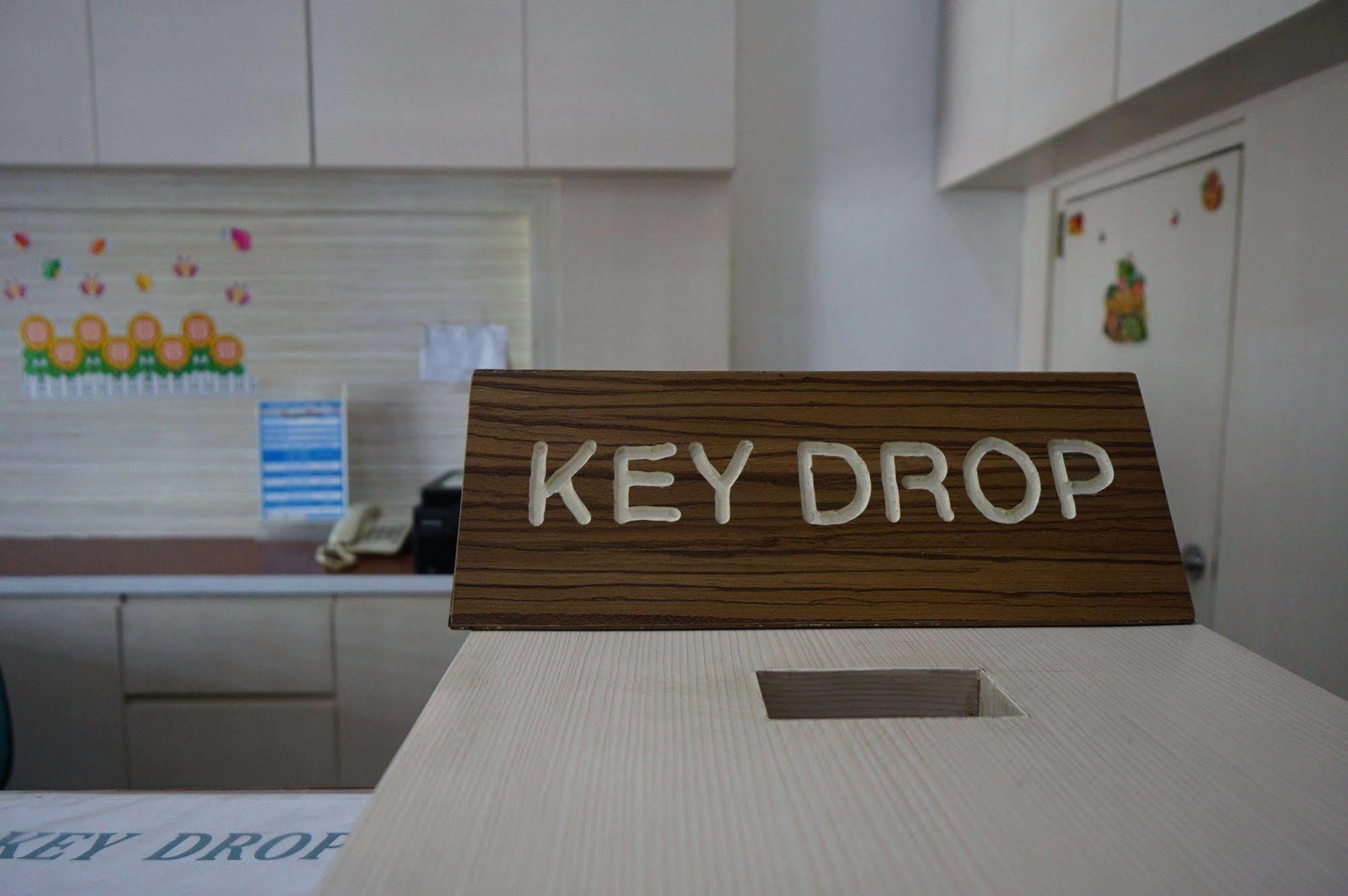Phuket Phuthara Hostel מראה חיצוני תמונה
