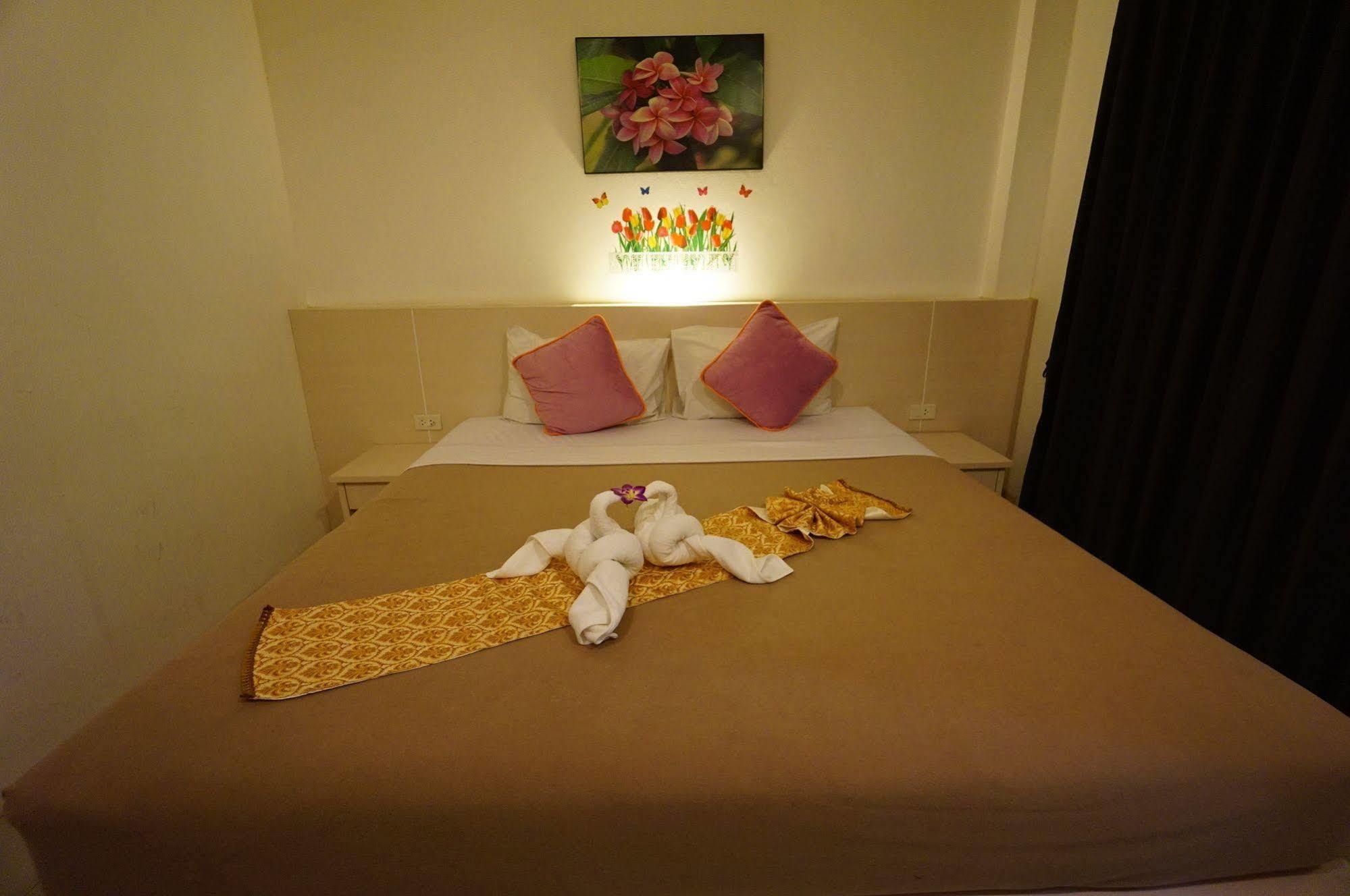 Phuket Phuthara Hostel מראה חיצוני תמונה