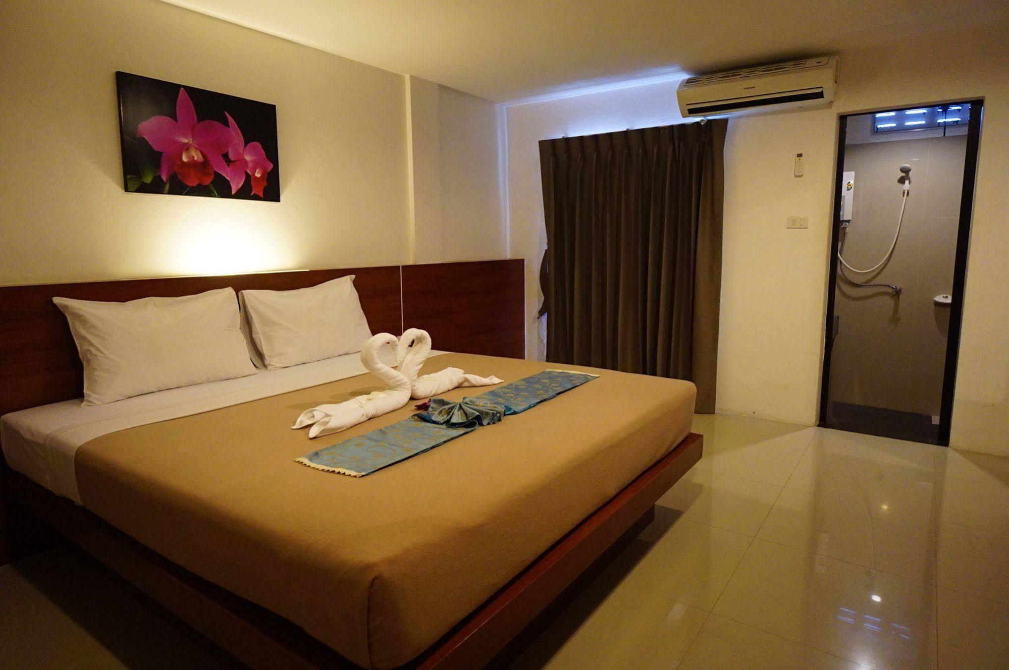 Phuket Phuthara Hostel מראה חיצוני תמונה